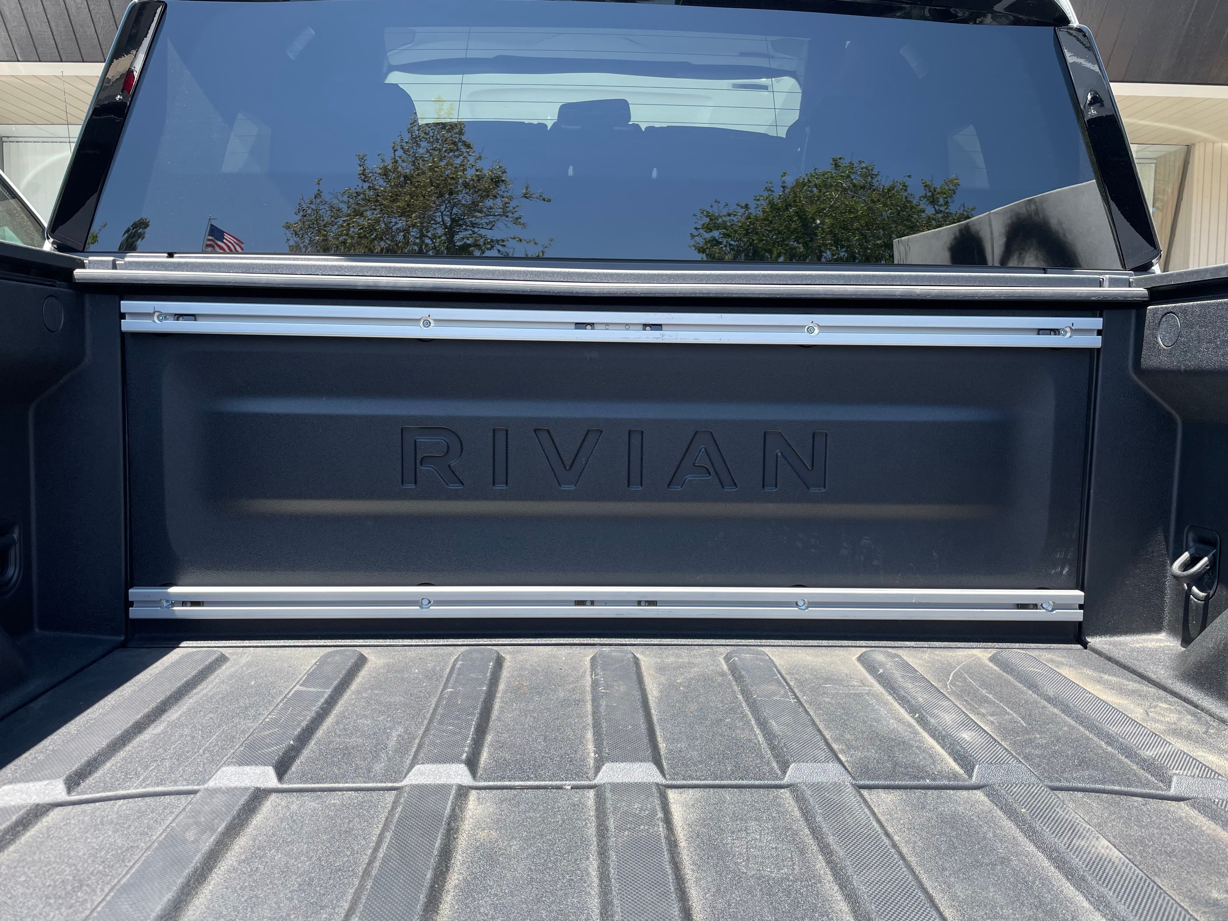 Bed Ramp For Rivian R1t Forward Bed Mounting Rails Compatible With Rivian R1T – SoonishEV