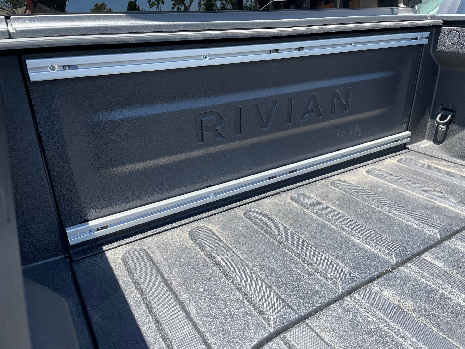 Bed Ramp For Rivian R1t Forward Bed Mounting Rails Compatible With Rivian R1T – SoonishEV